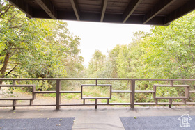 Photo 3 for 2562 N Viking Dr