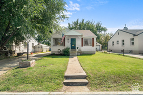 Photo 1 for 131 S Country Club Dr