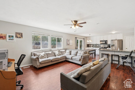 Photo 4 for 74 E Horizon Ave