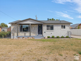 Photo 2 for 131 E 475 North