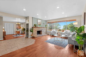 Photo 3 for 3976 Pine Tree Dr