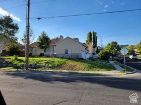 Photo 4 for 828 E Vine St