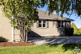 Photo 3 for 4340 S Lynne Ln