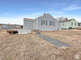 Photo 3 for 117 Grassy Dr