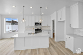 Photo 3 for 2443 W 2950 North #99