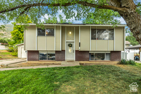 Photo 2 for 390 N 400 East