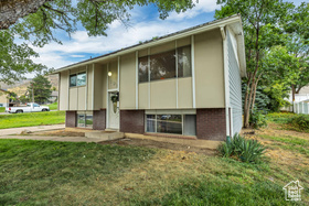 Photo 4 for 390 N 400 East