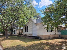 Photo 2 for 314 E Bridge St