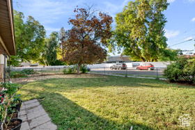 Photo 4 for 841 E Whitemaple Way