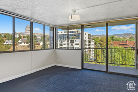 Photo 5 for 241 N Vine St #802E