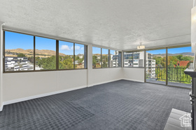 Photo 4 for 241 N Vine St #802E