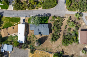 Photo 5 for 1370 E Oakmont Ln