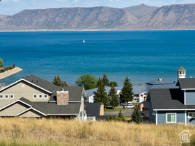 Photo 4 for 888 N Newberg Dr #2