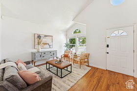Photo 5 for 8526 S Nutwood Cir