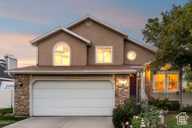 Photo 1 for 8526 S Nutwood Cir