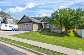 Photo 5 for 628 E Cove St