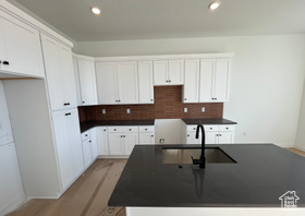 Photo 5 for 884 W Huntington River Dr #101