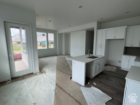 Photo 4 for 884 W Huntington River Dr #101