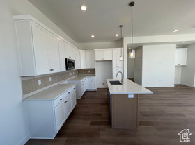 Photo 5 for 896 W Huntington River Dr #102