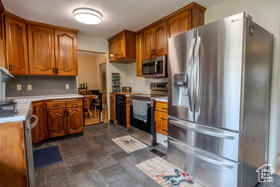 Photo 3 for 3150 Iowa Ave