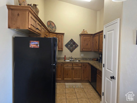 Photo 5 for 2511 Redcliff Rd #1J