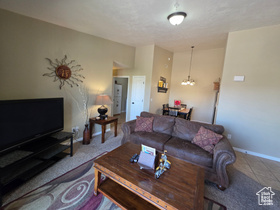 Photo 3 for 2511 Redcliff Rd #1J