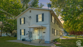 Photo 1 for 3864 S Quincy #119