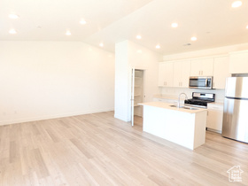 Photo 4 for 139 E 550 North #B302