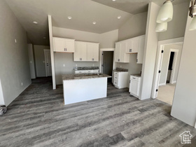 Photo 4 for 2349 E Sego Liliy Dr