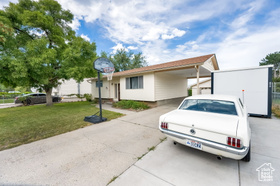 Photo 4 for 2126 W Happiness Dr