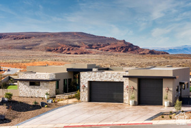 Photo 3 for 5627 W Desert Dream