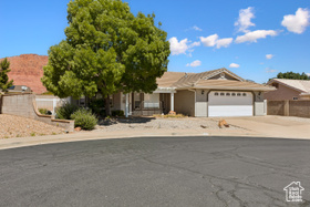 Photo 4 for 221 E Elfin Cir