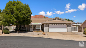 Photo 2 for 221 E Elfin Cir