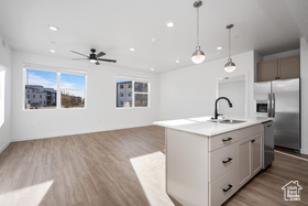 Photo 4 for 226 N Cliffside Dr #L-105