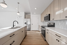 Photo 3 for 226 N Cliffside Dr #L-105