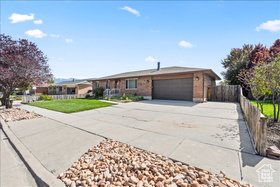 Photo 3 for 3847 W Elwood Way