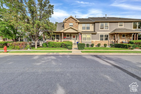 Photo 3 for 8729 S Leafwood Ln