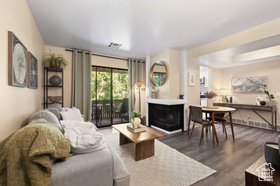 Photo 4 for 1144 E Countrywoods Cir #13G
