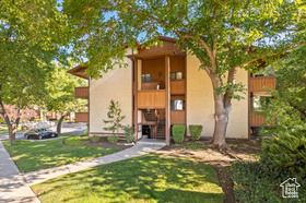 Photo 2 for 1144 E Countrywoods Cir #13G