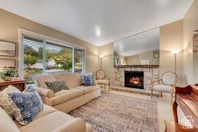 Photo 4 for 8638 S Piper Ln