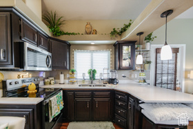 Photo 5 for 15 Cottonwood Ln