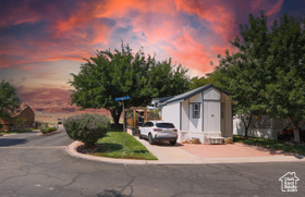 Photo 1 for 15 Cottonwood Ln