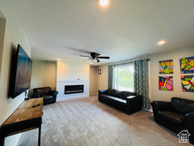 Photo 3 for 5670 S Redwood Ln