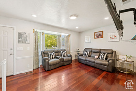 Photo 3 for 2949 S Winston Dr