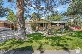 Photo 2 for 5331 Queenswood Dr