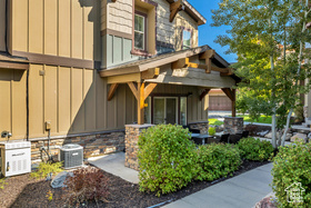 Photo 3 for 13366 N Alexis Dr #F1
