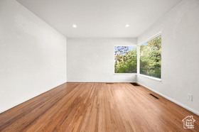 Photo 2 for 873 N American Beauty Dr