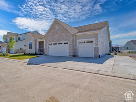 Photo 2 for 105 N 2430 West