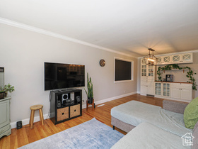 Photo 5 for 1366 W Dupont Ave