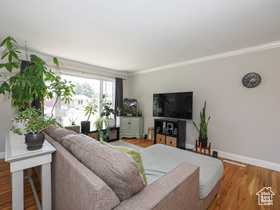 Photo 4 for 1366 W Dupont Ave